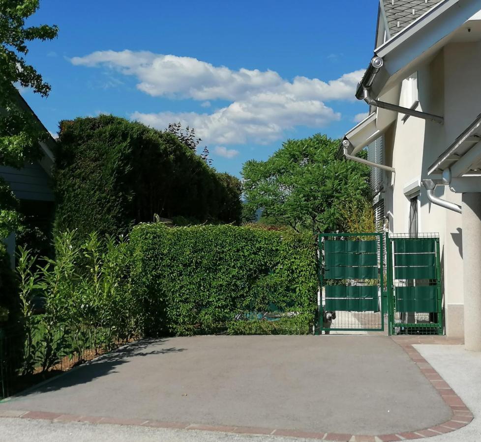 Garden Paradise Bled Apartments - Garden, Pond And Castle View Bagian luar foto