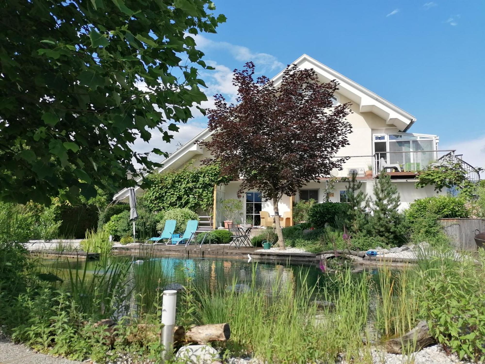 Garden Paradise Bled Apartments - Garden, Pond And Castle View Bagian luar foto