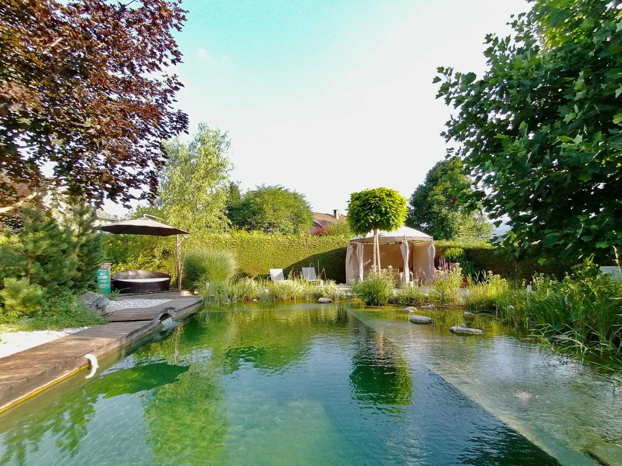 Garden Paradise Bled Apartments - Garden, Pond And Castle View Bagian luar foto