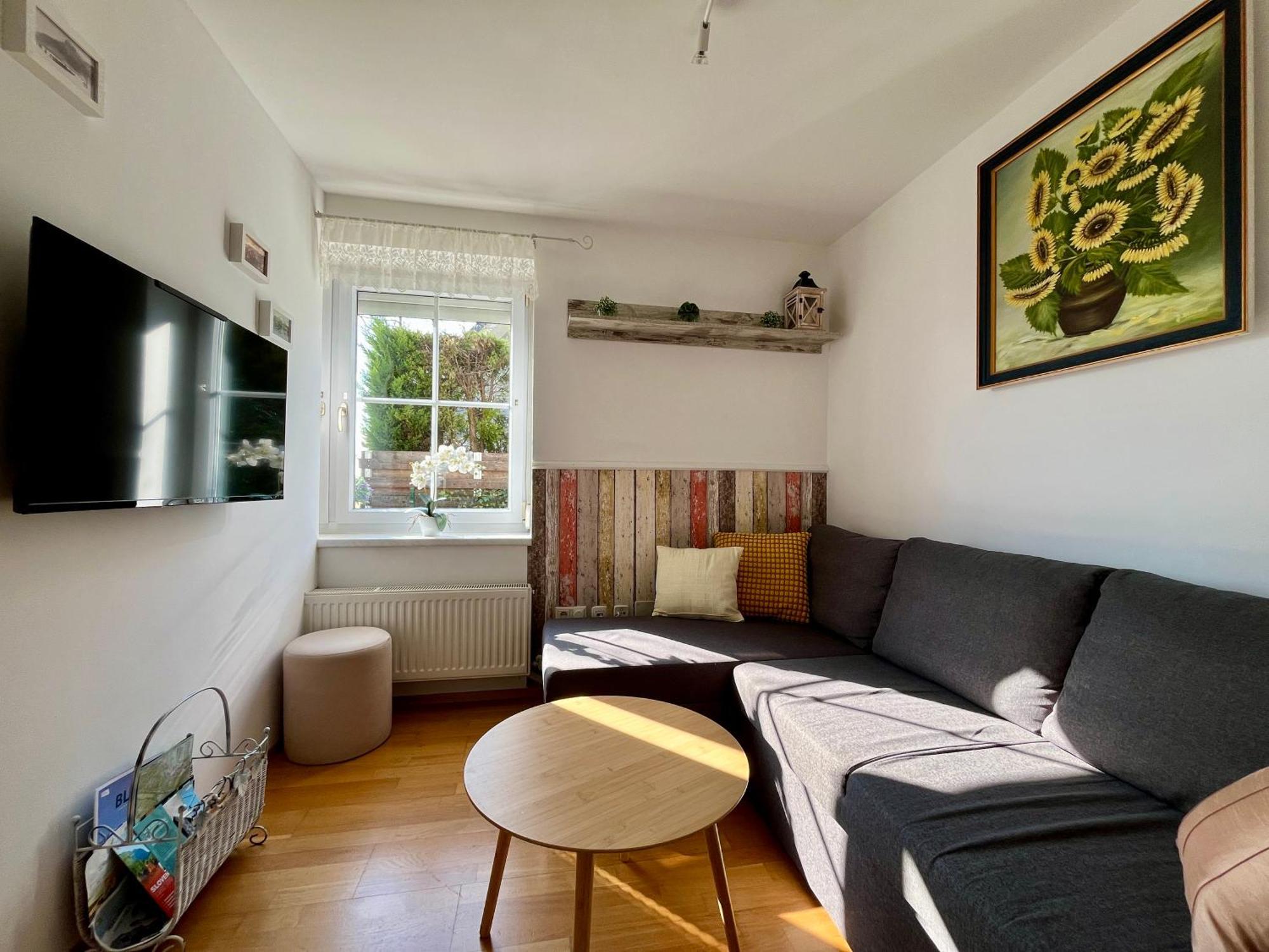 Garden Paradise Bled Apartments - Garden, Pond And Castle View Bagian luar foto